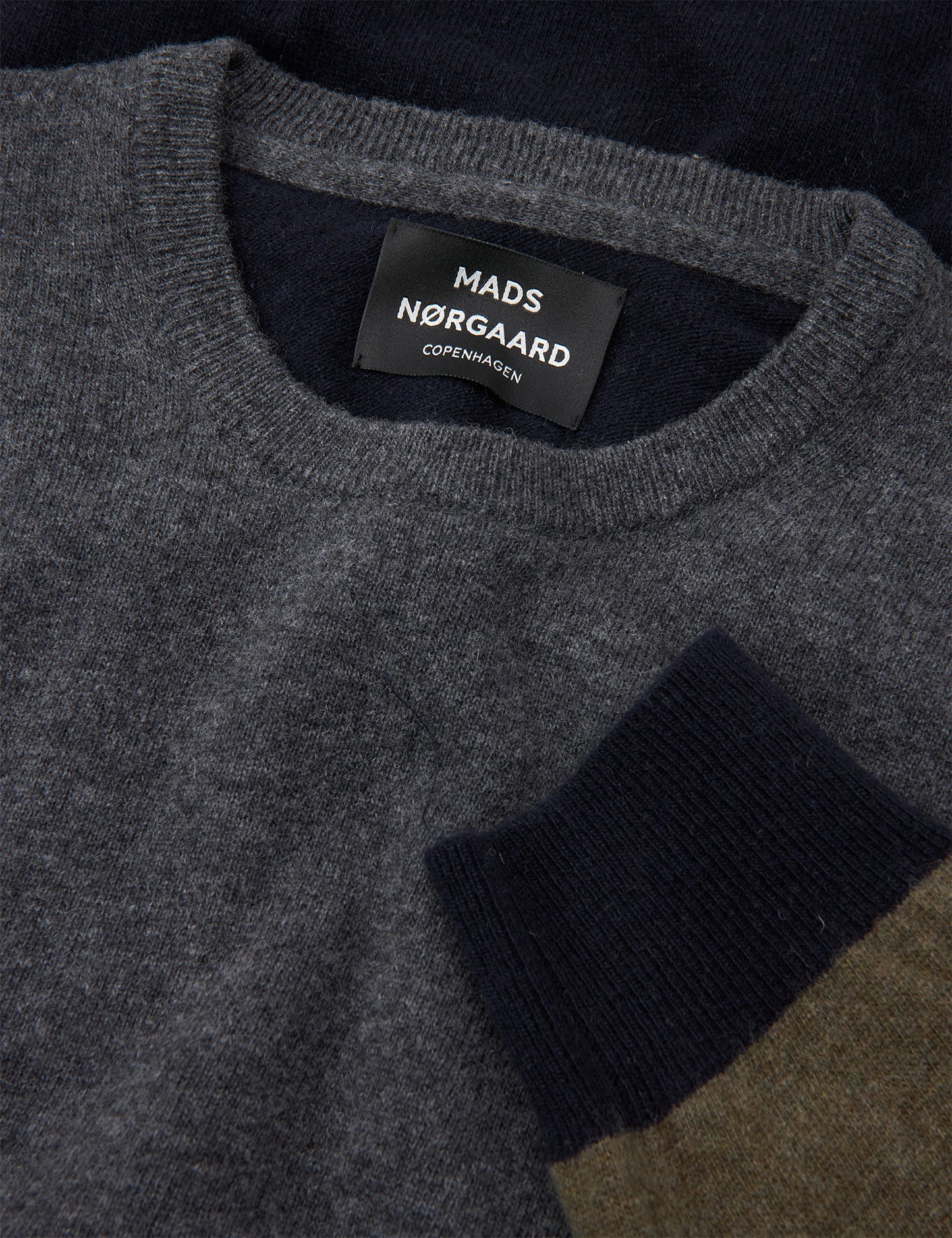 Eco Wool Karsten Block Knit, Asphalt/Deep Well/Tarmac