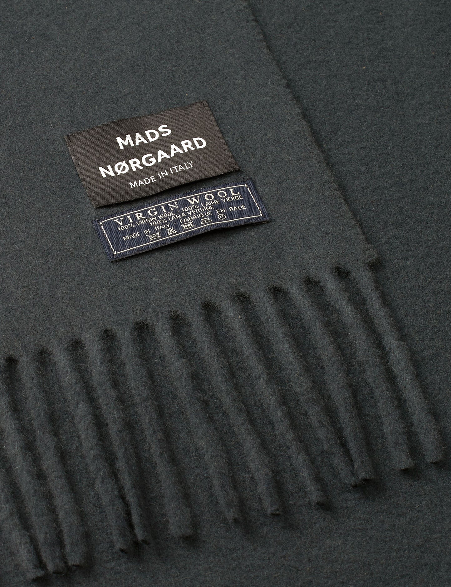 Prato Andrew Scarf, Asphalt