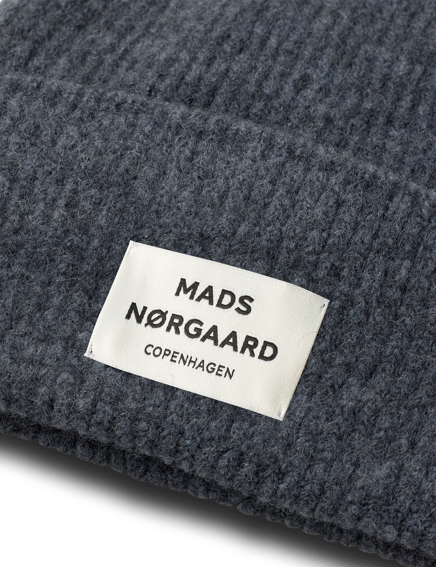 Tosca Anju Hat, Asphalt