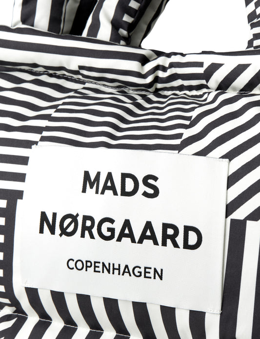 Duvet Dream Pillow Bag AOP, Stripe Play AOP/Black