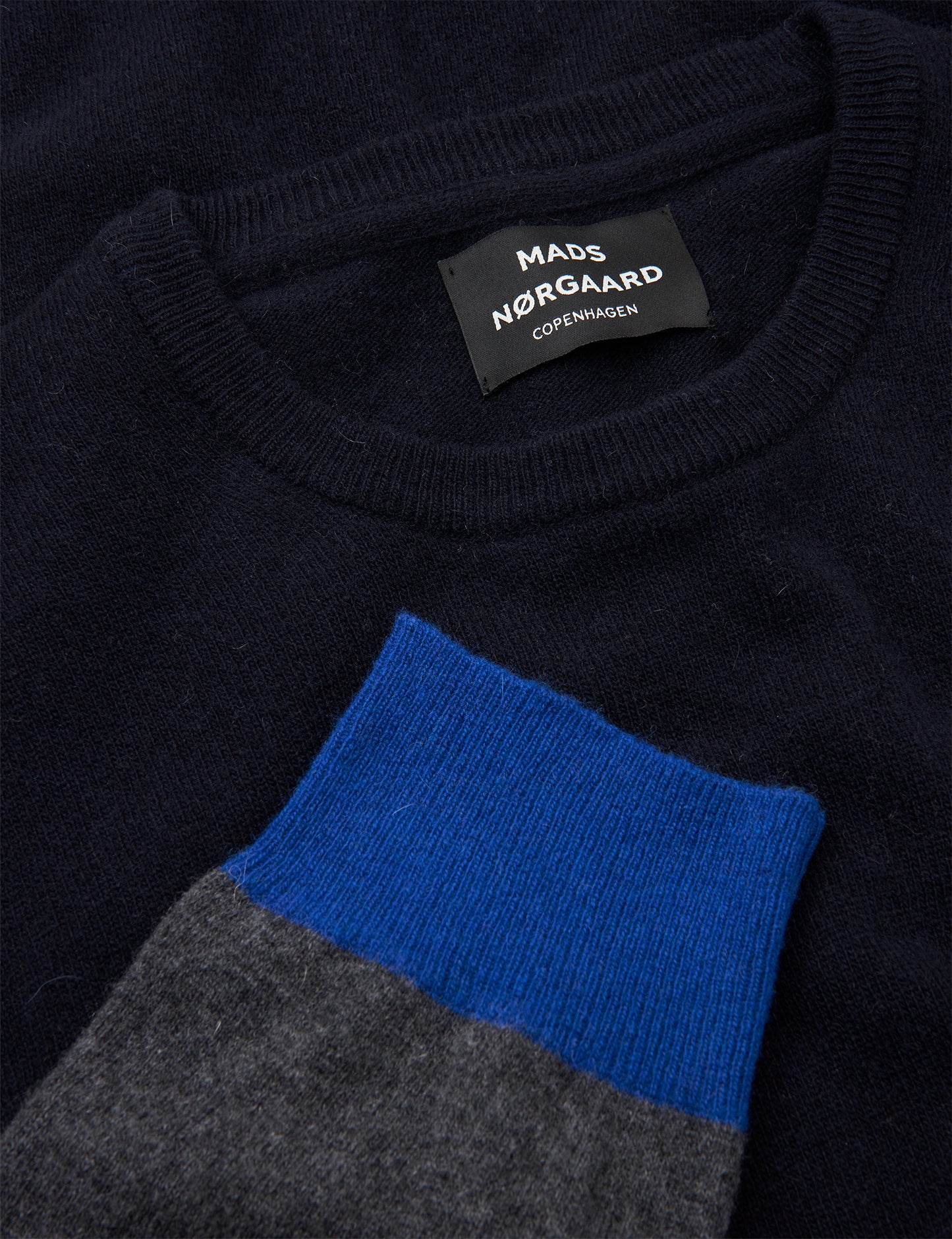 Eco Wool Karsten Block Knit, Deep Well/Asphalt/Snorkel Blue