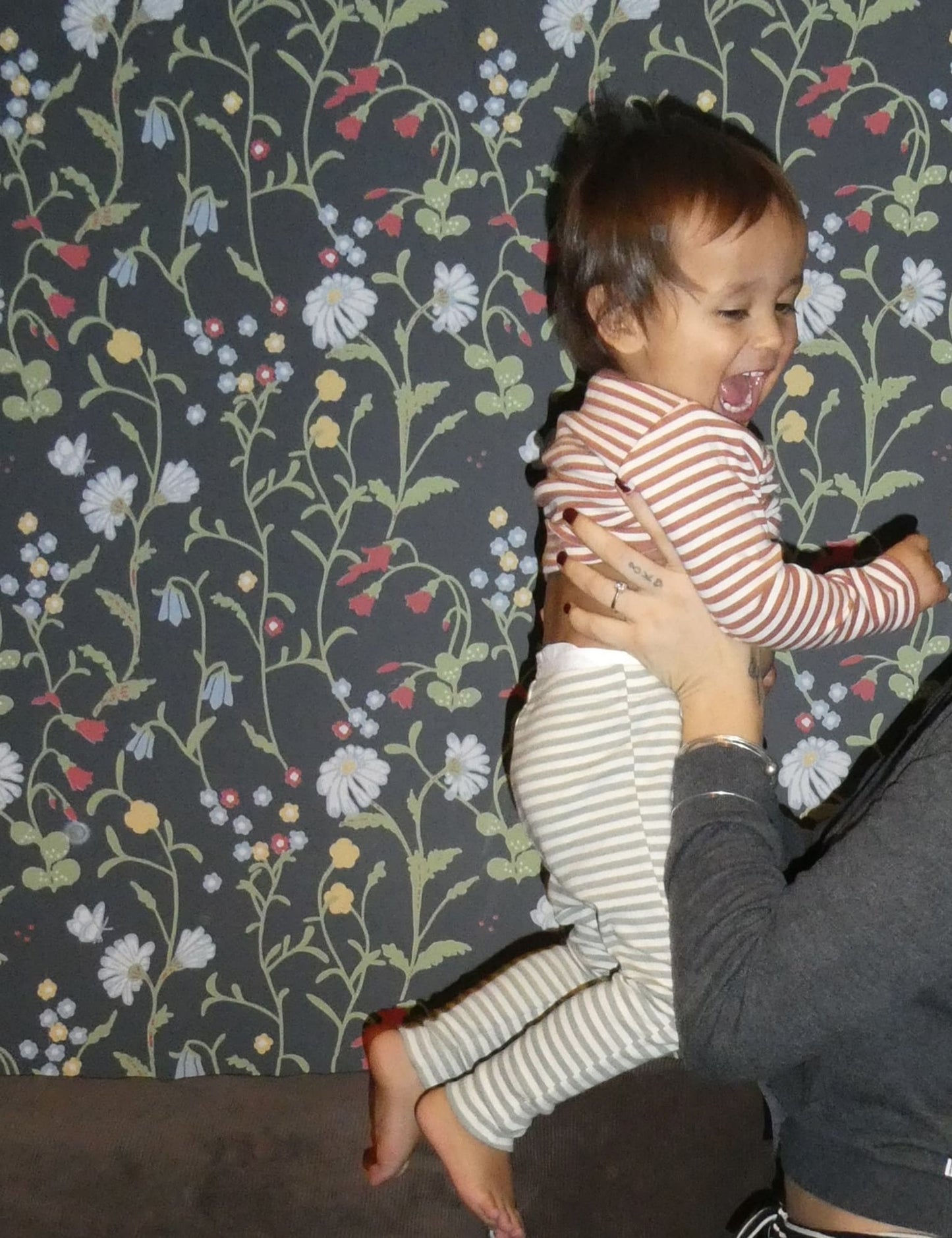 Soft Duo Striped Pumini Leggins, Slate Gray/Vanilla Ice