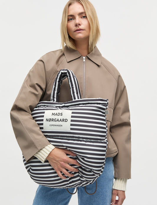 Light Ripstop Pillow Bag AOP, Black/White