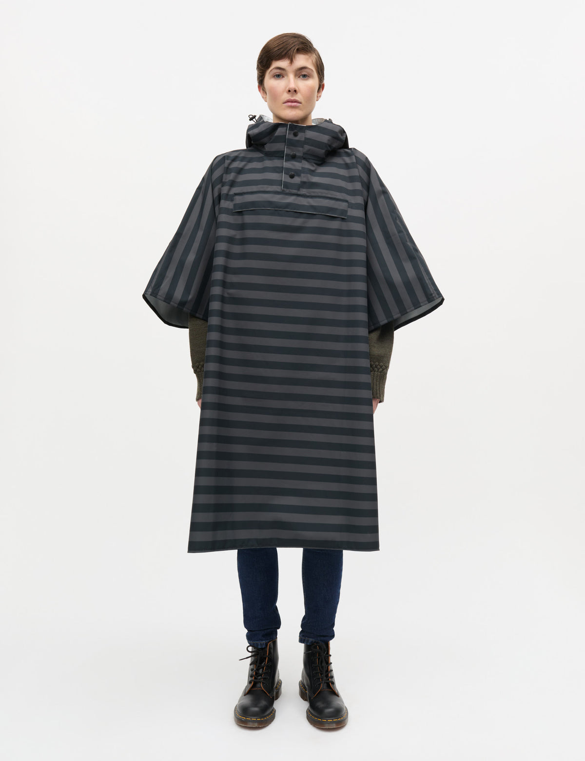 Rainy Scape Cape, Stripe AOP/Black